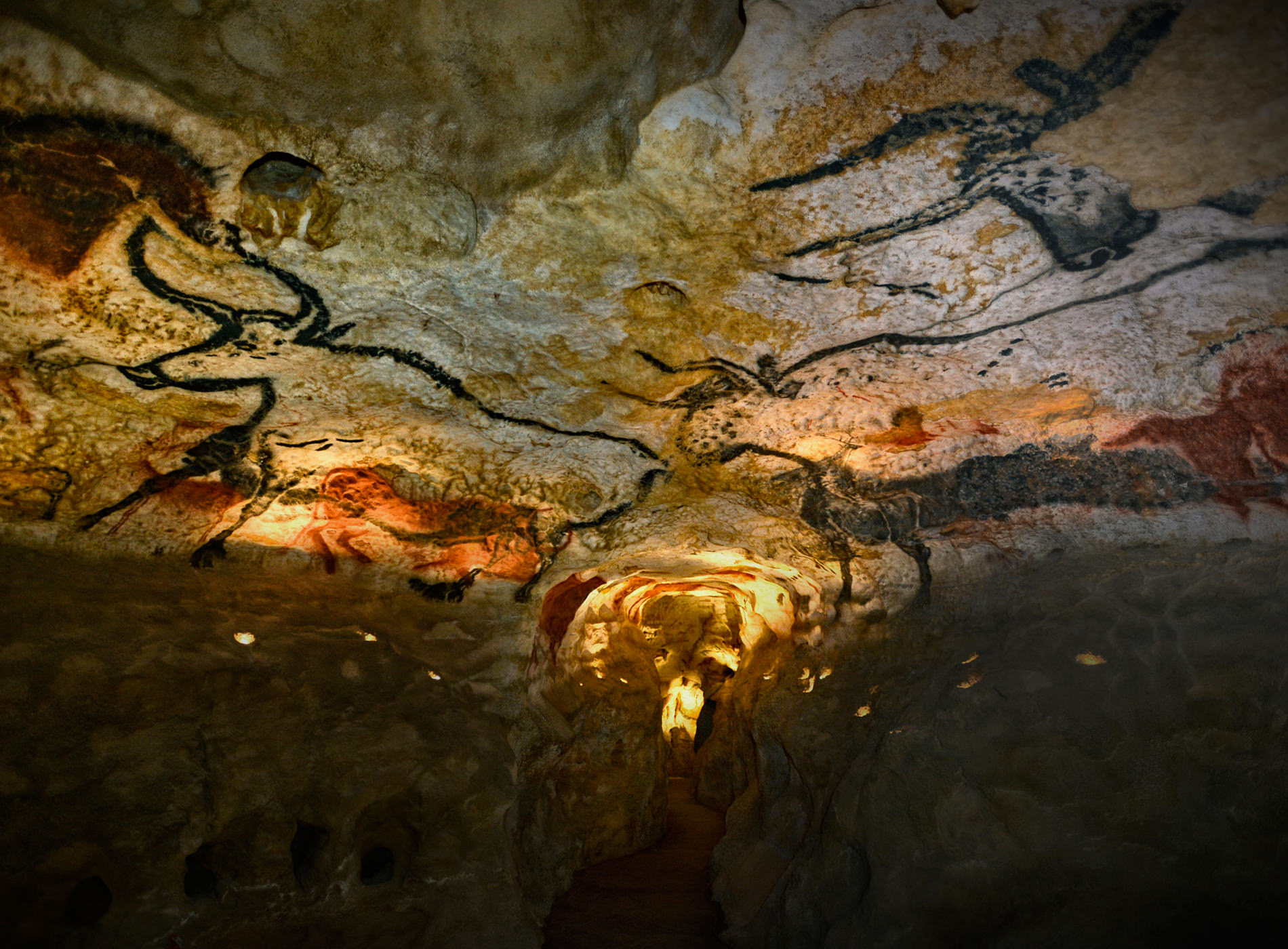 Пещера нати. Пещера Ласко во Франции. Пещера Ласко зал Быков. Пещеры Альтамира и Ласко. Пещера Ласко Ляско во Франции.